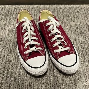 Chuck Taylor All Star Core Ox Maroon sneaker